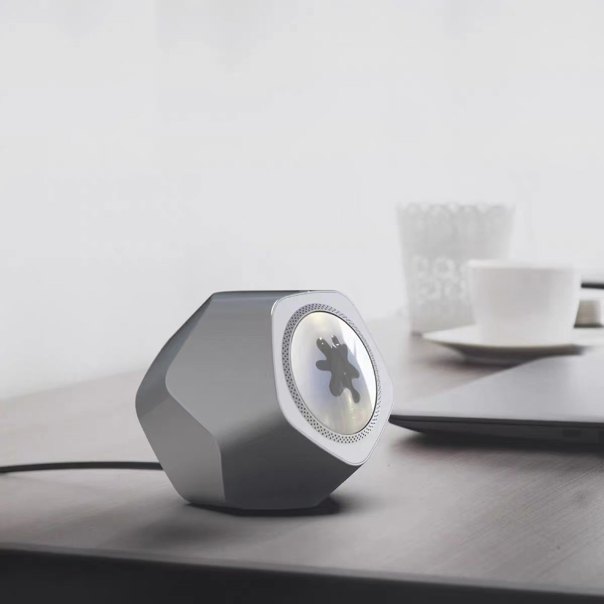 Magnetic fluid Bluetooth speaker Venom high-end human-machine interaction ultra-low frequency rhythm magnetic fluid creative gift